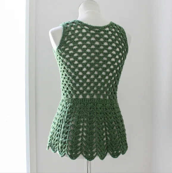 SOLD - Vintage 1960s Dark Green Crochet Peplum Tank Top Blouse / Mermaid Shirt - Picture 6 of 6